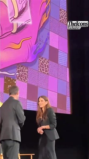 Sandra Bullock Reunites With Keanu Reeves #KeanuReeves