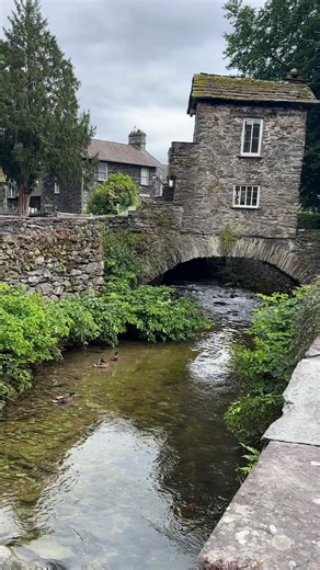 151K views · 8.5K reactions | Ambleside, Cumbria is a picturesque town in the Lake District, England. It’s popular for hiking, lakeside walks, and literary history (near Windermere). #amblesidelakedistrict #thelakedistrict #beautifuldestinations #cumbria | Beauty of the World | Facebook