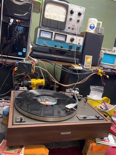 169K views · 4.7K reactions | Mr B getting this Pioneer turntable running again. #hifiaudio #vintagestereo #stereo #workvibes #audiophile #audiophiles #pioneer #vinyl | The Vintage Audio Shop | Facebook