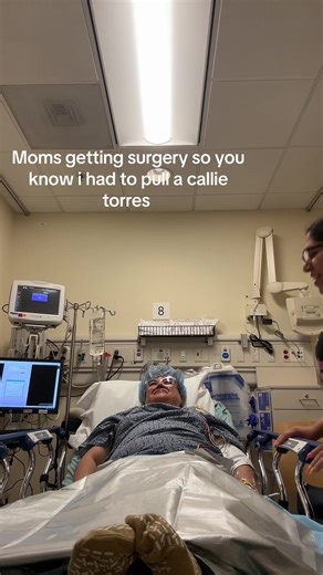 Yk she’s regretting making me her emergency contact #greysanatomy #musicalepisodeofgreysanatomy #callietorres