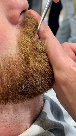 morning guys 👋🏻#barber #mustache #scissors #satisfying #fypシ #fyp #viral #explore