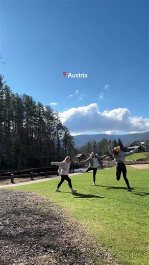 averyellisss (@averyellisss)’s videos with The Sound of Music featuring Julie Andrews - Rodgers & Hammerstein