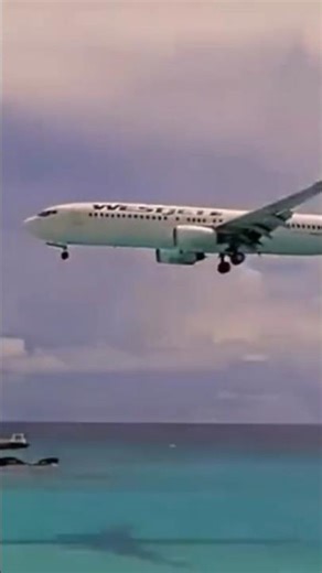 Right Main Gear Collapse! | WestJet WS2276 Boeing 737-800 Incident at Sint Maarten (Sept 7, 2025)