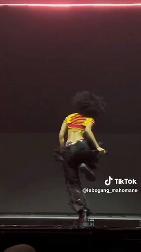 Tyla Dancing On Stage Performance Highlights