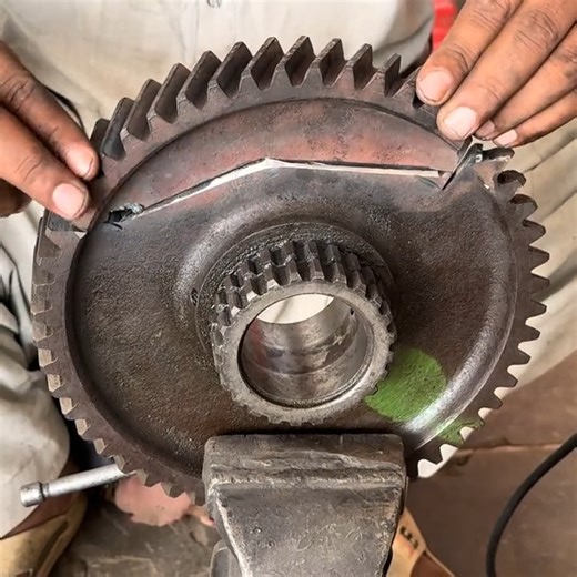 how torepairing the truck gear | Javier Báez