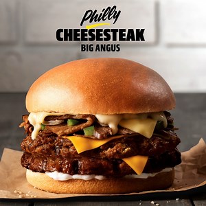 Meat? Goood! More meat? Even better. Now smother it in three types of cheese. The Philly Cheesesteak is back. 🧀🥩🍔 | Carl's Jr. NZ