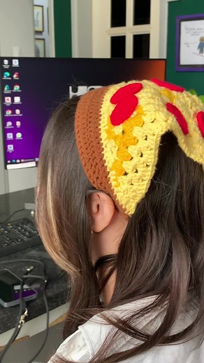 Tejiendo una bandana de pizza a crochet