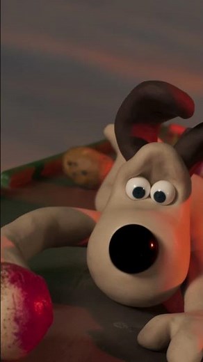 Wallace & Gromit: Vengeance Most Fowl | OFFICIAL TEASER 🐧 #wallaceandgromit #shorts