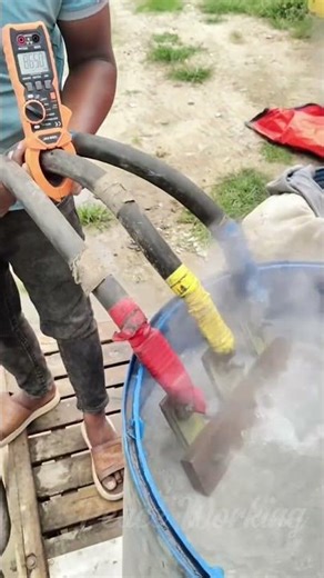 Measuring Insane Amperage In Boiling Water 🦾