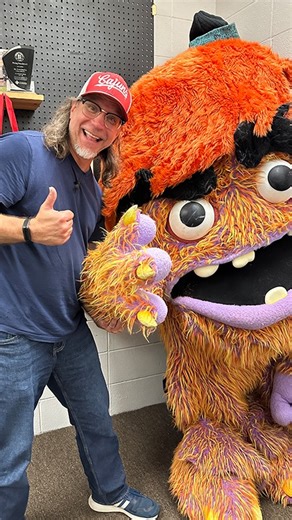 60K views · 855 reactions | Step into the office and creative space...