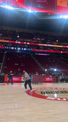 FVV showing off the range 🎯 | Houston Rockets