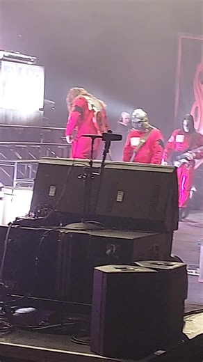 Slipknot M Shawn Crahan says hello to Corey Taylor wife on side of the stage in Baltimore at CFG Bank Arena | Rock N Roll Experience