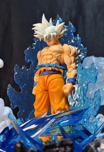 New Ui headsclupt be like #figtok #actionfigureposes #goku #shfiguarts #dragonball