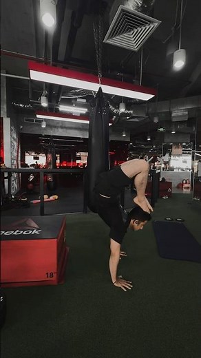 Learn Perfect Handstand Balance | Gym Handstand Tutorial 🧘‍♂️