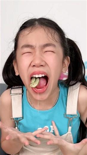 Eating lemon joke 🍋‍🟩🍋 #funny #shorts