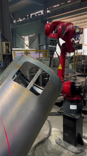 The process of using a robotic arm to process the shell of a brushless alternator#发电机 #generator #factory