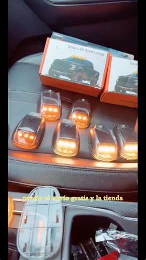 Car Solar Roof Strobe Light No Drill Wireless With Remote Control Color-Changing Cab Signal Lamp Warning Anti-Collision Pilot Light for Car Truck SUV