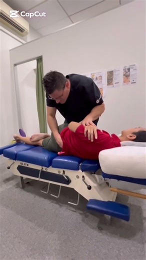 Relaxing spinal crack! 😊ASMR! Relax to the sound of spinal cracks!