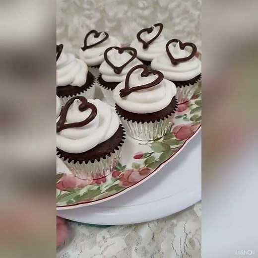 Anniversary White Truffle Cupcakes #anniversarywhitetrufflecupcakes #recipe