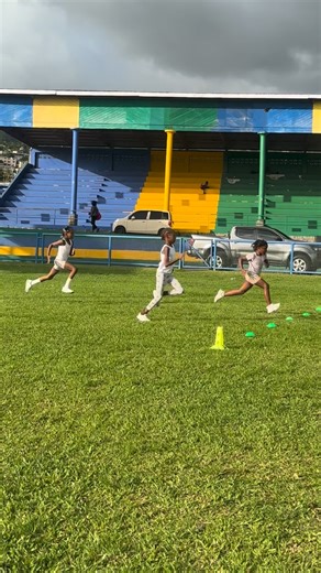 Biomechanist on Instagram: "👉🏾U -7 Girls Speed Training 🇻🇨🇻🇨🇻🇨🇻🇨 #biomechanics #trackandfield #athletics #sprinttraining #impossibleisnothing"