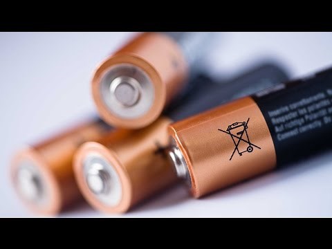 The science behind how a battery works | How it works