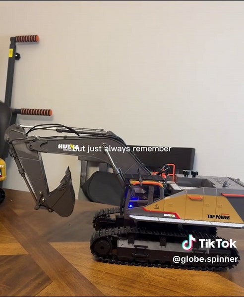 DONT GIVE UP! #foryoupage #CapCut #huina1592 #diggers #Shorts #Viral #Trending #FYP #ForYou #Explore #WatchNow #RCEarthmoving \t#RCConstruction