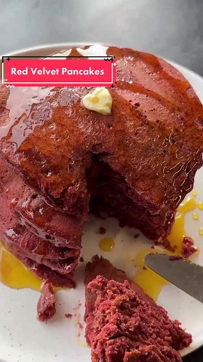 Fluffy Red Velvet Pancakes Recipe (Easy & Delicious!)