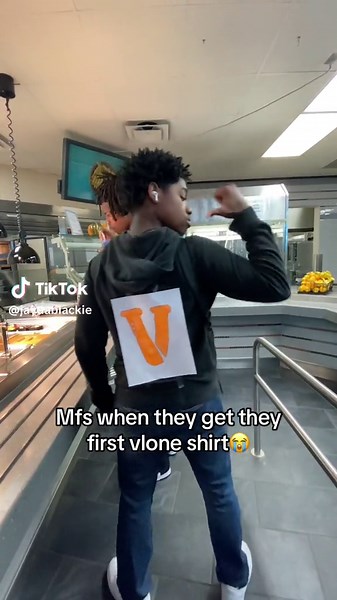 I think they noticed me😭 #jaydablackie #viral #fyp #vlone #noticeme #trending #school