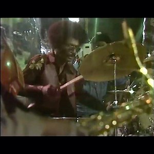 Clifford Jarvis playing a solo with The Archie Shepp Quartet in 1977🥁#drumhistory - www.drumhistorypodcast.com - ::::EP 48 - ROB COOK TALKS ABOUT THE CHICAGO DRUM SHOW PLUS GEORGE WAY HISTORY::: - - - Credit: LIVE AMAZING - #Drummer #drum #drums #cliffordjarvis #archiesheppquartet | Drum History Podcast