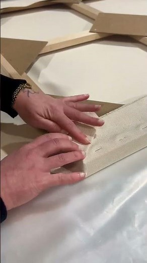 No-Cut Canvas Corner Tutorial | Stretching Canvas Without Cutting Fabric