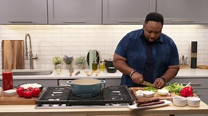 Chef Jernard takes us to New Orleans and is building up that flavor in his shrimp and sausage Étouffée, adding the holy trinity, red and green bell peppers, scallions, celery. To see how Chef Jernard fires up this New Orleans staple dish, watch all-new episode of #NewSoulKitchen Tonight 9P/8C! | My CLEOTV | Facebook