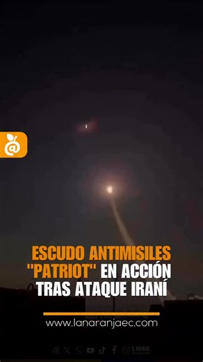DOHA, QATAR – En una noche de máxima alerta, la base aérea de Al Udeid se convirtió en el escenario de un despliegue defensivo sin precedentes. Imágenes recientes muestran a las baterías de misiles tierra-aire MIM-104 “Patriot” del ejército estadounidense interceptando y neutralizando múltiples proyectiles balísticos lanzados desde territorio iraní. El cielo nocturno se iluminó con las detonaciones de las intercepciones, mientras el personal militar y las defensas estratégicas operaban al límite