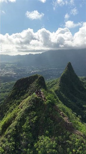 Amazing view at the first peak of Olomana Trail aka Three Peaks in Kailua Hawaii #travel #adventure