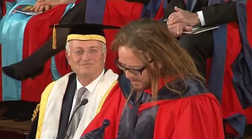 Tim Minchin's Graduation Speech Perfectly Breaks Down Life's Lessons For Everyone
