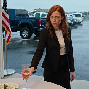 My dad said, “Everything I have is thanks to my sons. My daughter has never had what I need,” right in the middle of his retirement party. I stood there, watching him praise my brothers while he erased years of my hard work. He had no idea what he was doing. I was standing under a crystal chandelier in a hotel ballroom in the American Midwest, still holding a half-finished glass of champagne, surrounded by people I’d spent over a decade quietly impressing. Clients from Chicago, suppliers from al