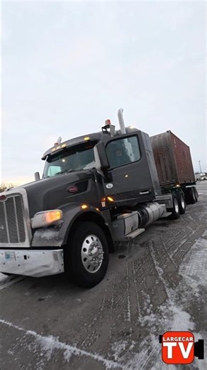 New Peterbilt pulling a 20ft intermodal container...aka Sea Can 🌊
