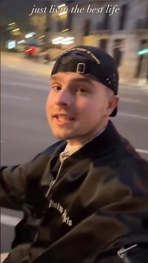 Mike Singer just living the best Life