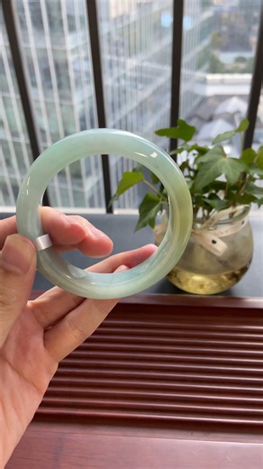 🌼 Yellow Jadeite Bangle Code: 13141 6ED4 Size: 55 A bright and elegant yellow jade bangle💛 Radiant color with a smooth, refined texture✨ Perfect for both everyday wear and formal occasions—adding a touch of luxury to your style💎 #Jade #Jadeite #YellowJade #JadeBangle #ElegantJewelry #LuxuryStyle #NaturalJade | Tathatā Jade Source