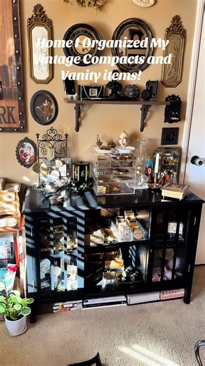 Organizing My Vintage Compacts and Vanity Items