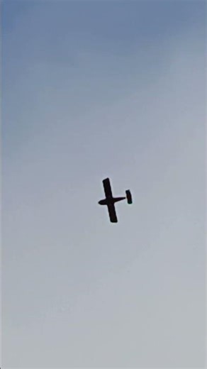 microlight flying past #aviation