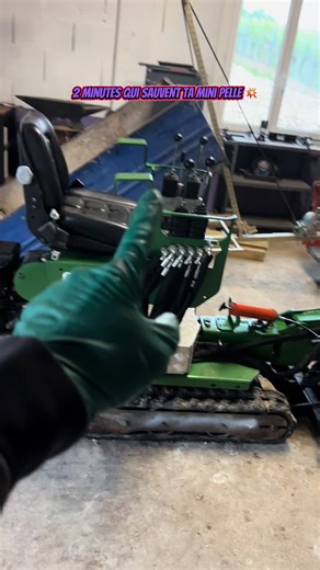 2 minutes qui peuvent sauver ta mini pelle 🔧💥 Le graissage, c’est LE truc que beaucoup négligent… et après ça coûte cher 😬 Je te montre comment faire rapidement avec la pompe à graisse, à faire à chaque utilisation pour éviter l’usure et les pannes 💪 👉 Tu le fais à chaque fois toi ? Dis-moi en commentaire 👉 Abonne-toi, je balance 1 à 3 astuces pour gagner en puissance et entretenir ta machine comme un pro 👷‍♂️#minipelle #chantier #entretien #mecanique #travaux