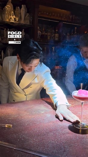 We went to see the 'World's best bartender' 😯🍹 | FOODbible
