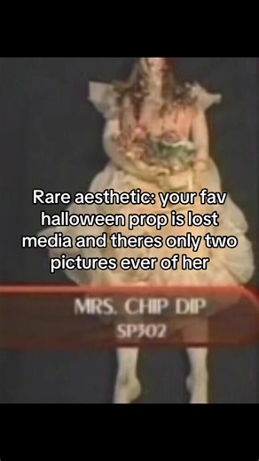 I love her sm its so sad. Ive contacted multiple storage unit owners and no one seems to own her. The most teerible part is that scarefactory has a very low delivery rate, and usually people wanna buy their animatronics, not static props. Im still on the hunt but no luck yet. #halloweenprop #scarefactory #lostmedia #rabbithole