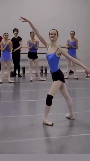 20 Pirouettes Ballet Dance Compilation