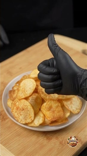 🥔 Super Crispy Homemade Potato Chips | Easy Potato Chips Recipe #Shorts