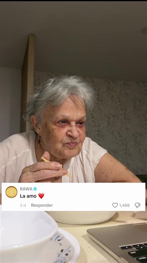 Aquí les dejo la reacción de hace unos días, de cuando se enteró que la grabé y que @RAWA comentó ❤️…. P.D. Aún sigue respondiendo comentarios del video agradeciéndoles… la han hecho muy feliz 🤣🤣🤣🤣 #rawayana #dondeeselafter #abuelasdetiktok #fyp