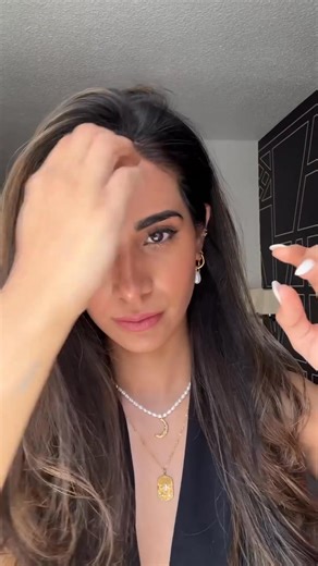 Say goodbye to wide foreheads & receding hairlines! 🙌 The Hairline Correction Band blends seamlessly with your natural hair, giving you a fuller, softer look in seconds. 💖 No glue, no mess — just instant confidence! 🌸 | Yfn Tiberi John