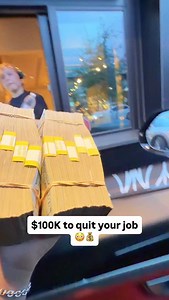 I didn’t see this coming😳💰 (WAIT FOR IT) #socialexperiment #askingstrangersquestions #mysterygift #givingback Lmk if I should make more vids where l’m asking strangers questions for money, asking strangers to choose one dollar or mystery gift. mystery gift social experiments, giving money to strangers, asking strangers questions in public, , sports, giving money to strangers, asking strangers questions, trivia, giving money to strangers, mystery gift, nfl, RAZZAQLOCKS type videos, giving back 