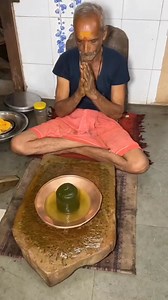 Shivratri special bhang making | #nagpurtsreetfood #dalpakav #bombestreetfood #nagpurstreetfood #Gujaratistreetfood #dosa #halwa #delhistreetfood #indiastreetfood #gajjarkahalwa | Aamchi gujarati