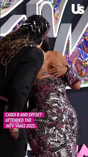 Cardi B & Offset Kiss At MTV VMAS 2023 #CardiB #Offset #VMAs